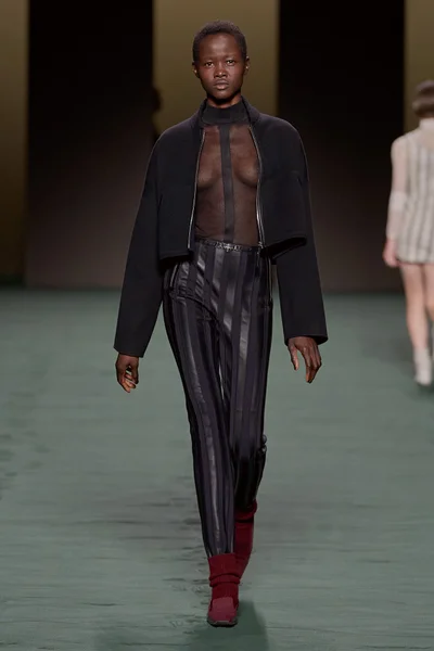 Look 12